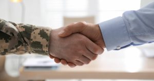 Чи може військовослужбовець бути ФОП: відповідь є